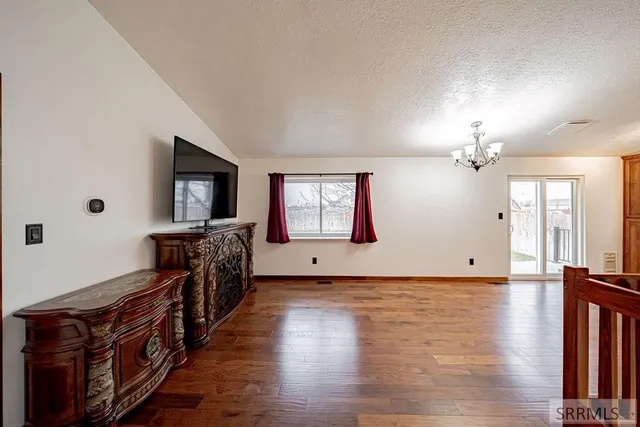 $399,900 | 340 Donna Drive, Idaho Falls, ID 83402