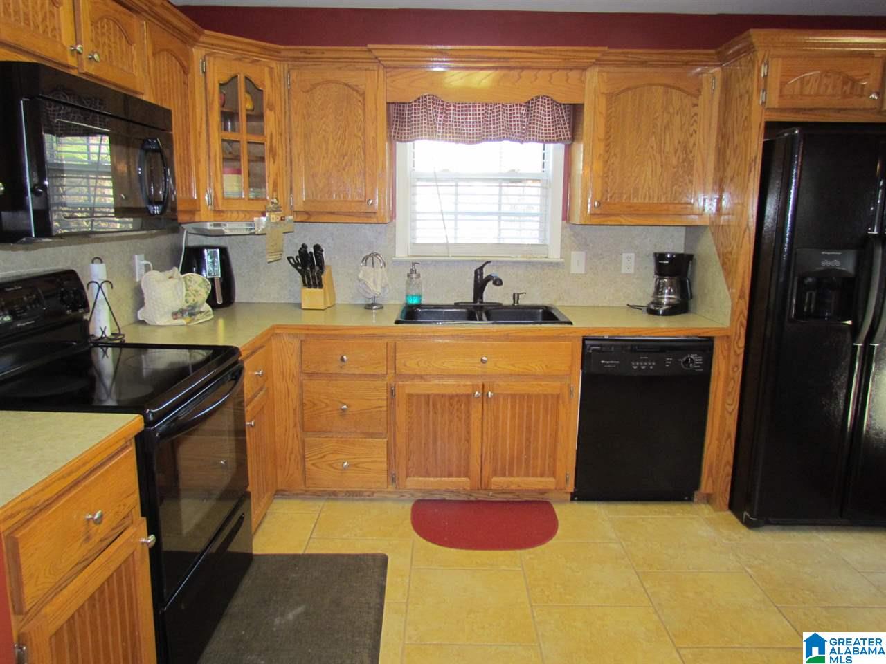 632 South Hillcrest Road Odenville, AL 35120 - Photo 8 of 26