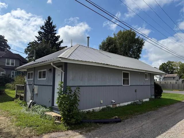 $159,900 | 712 Vine Street, Wisconsin Dells, WI 53965