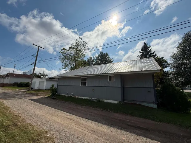 $159,900 | 712 Vine Street, Wisconsin Dells, WI 53965