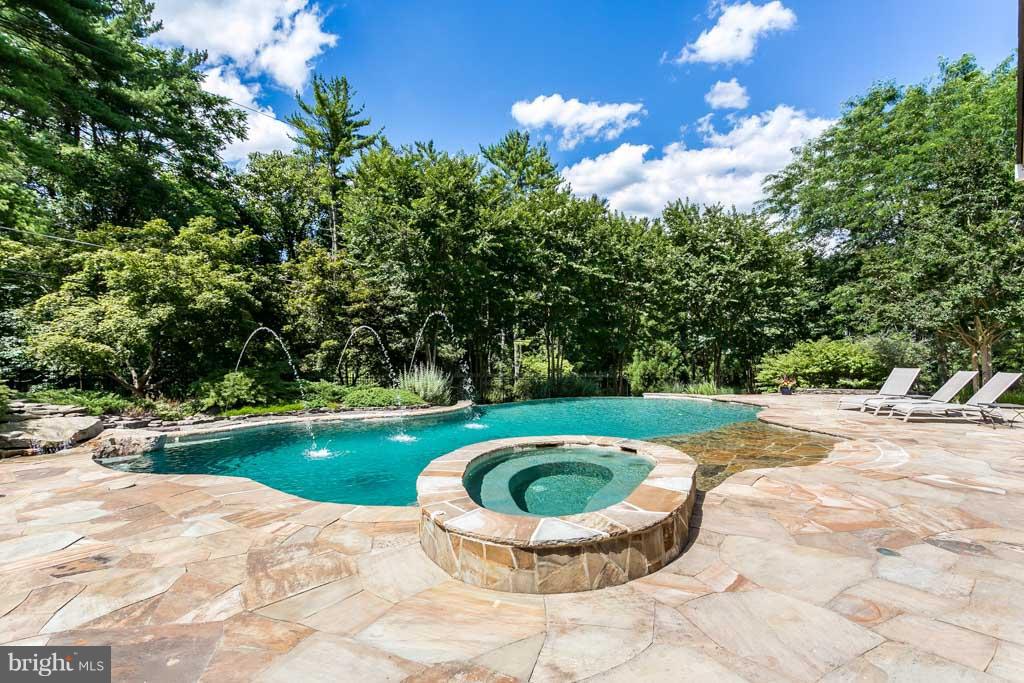 2214 Boxmere Road Lutherville-Timonium, MD 21093 - Photo 27 of 28 Pool