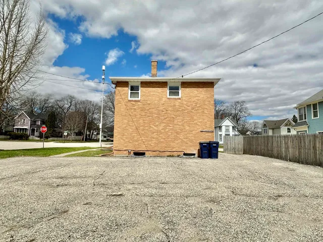 $219,900 | 1321 West Court Street, Janesville, WI 53548