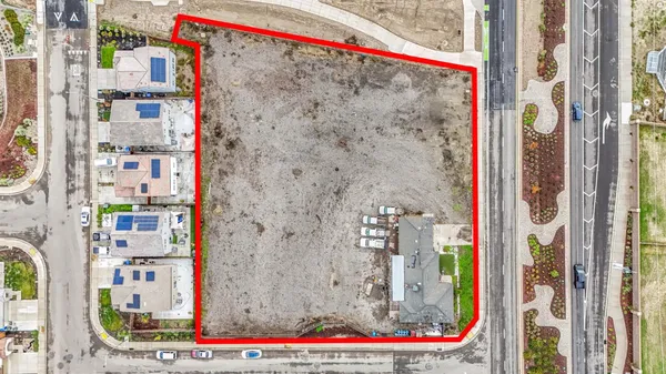 $3,350,000 | 380 Airport Way, Manteca, CA 95337