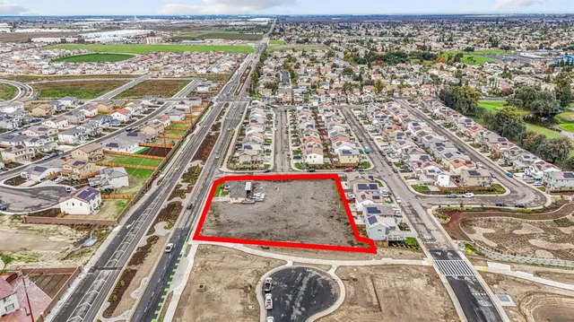 a view of an outdoor space