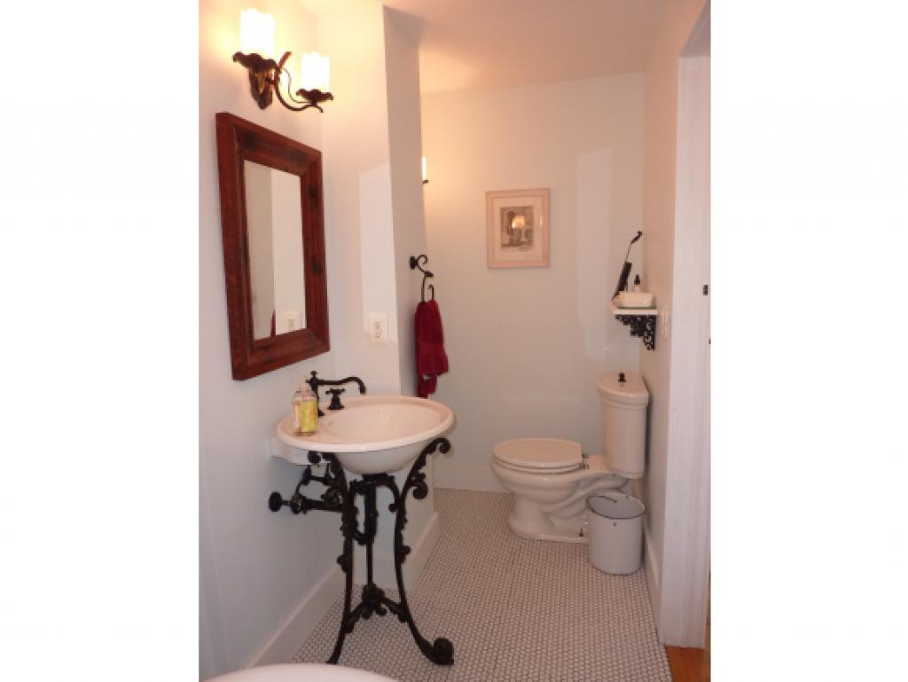 57 S Road Deerfield, NH 03037 - Photo 11 of 36