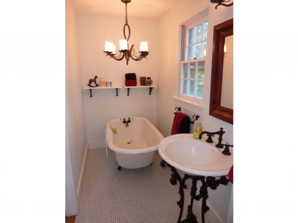 57 S Road Deerfield, NH 03037 - Photo 10 of 36