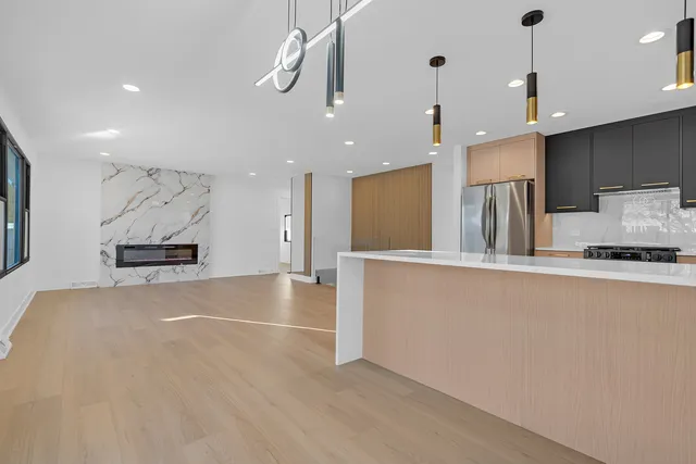 $680,000 | 1408 North Burning Bush Lane, Mount Prospect, IL 60056