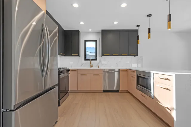 $680,000 | 1408 North Burning Bush Lane, Mount Prospect, IL 60056