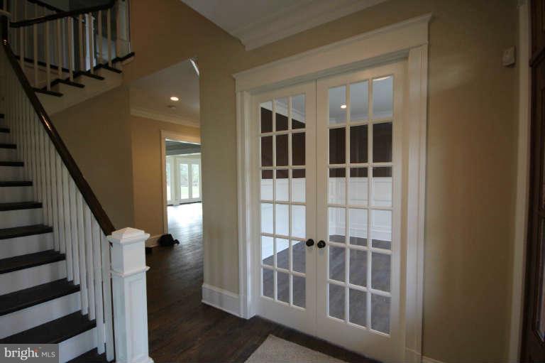 7111 Churchill Road McLean, VA 22101 - Photo 13 of 27 Foyer
