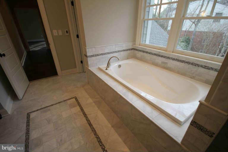 7111 Churchill Road McLean, VA 22101 - Photo 18 of 27 Bath (Master) 3