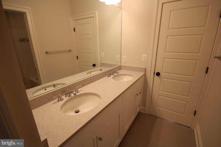 7111 Churchill Road McLean, VA 22101 - Photo 24 of 27 Jack N Jill Bath