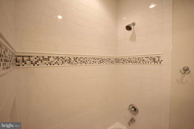 7111 Churchill Road McLean, VA 22101 - Photo 25 of 27 Tub Surround