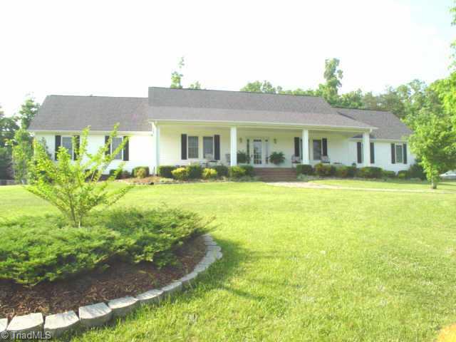1404 High Ridge Drive Mebane, NC 27302 - Photo 1 of 9 Exterior Front.