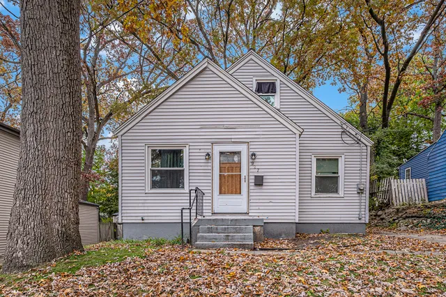 $264,900 | 927 Merrifield Street Southeast, Grand Rapids, MI 49507