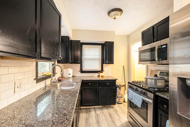 $264,900 | 927 Merrifield Street Southeast, Grand Rapids, MI 49507