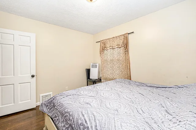 $264,900 | 927 Merrifield Street Southeast, Grand Rapids, MI 49507