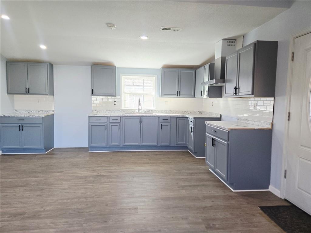 205 West 20th Street Pittsburg, KS 66762 - Photo 2 of 22