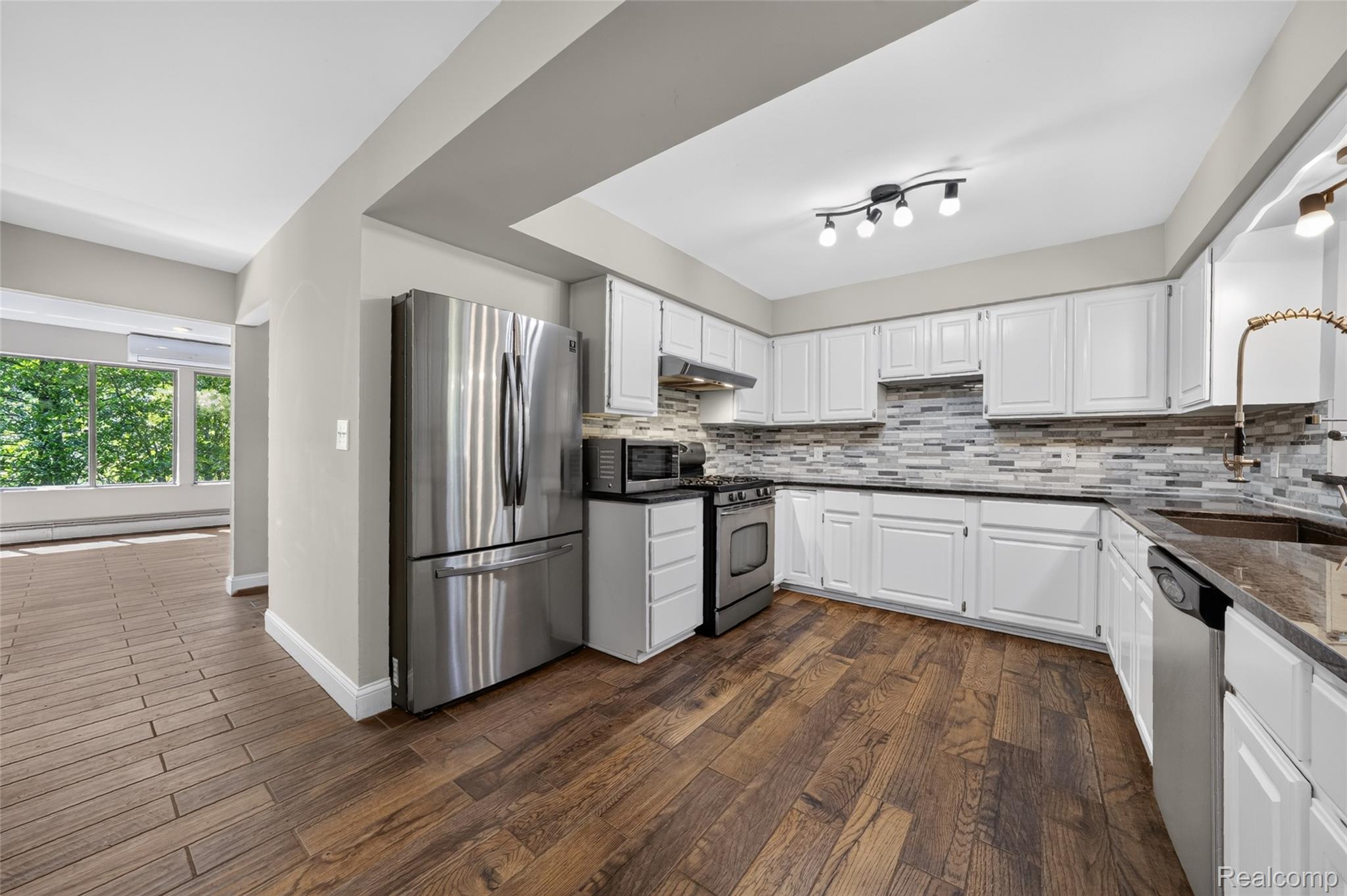 4565 Brookside Road Fenton, MI 48430 - Photo 23 of 50 4565 Brookside Rd Fenton HDR-100.jpg