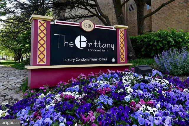 $2,700 | 4500 South Four Mile Run Drive, Unit 1218, Arlington, VA 22204