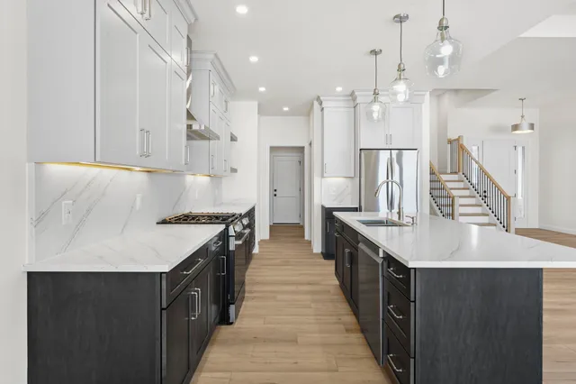 $799,900 | 850 Capitol Drive, Dane, WI 53529