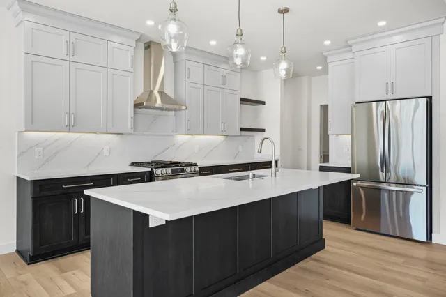 $799,900 | 850 Capitol Drive, Dane, WI 53529