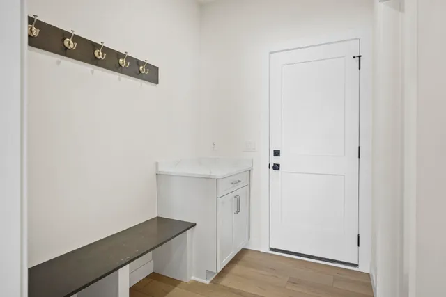 $799,900 | 850 Capitol Drive, Dane, WI 53529