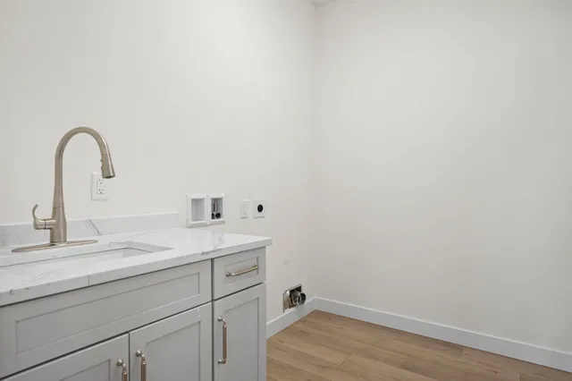 $799,900 | 850 Capitol Drive, Dane, WI 53529