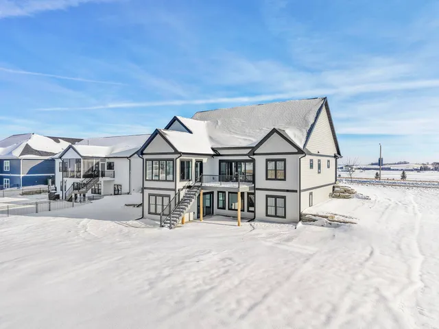 $799,900 | 850 Capitol Drive, Dane, WI 53529