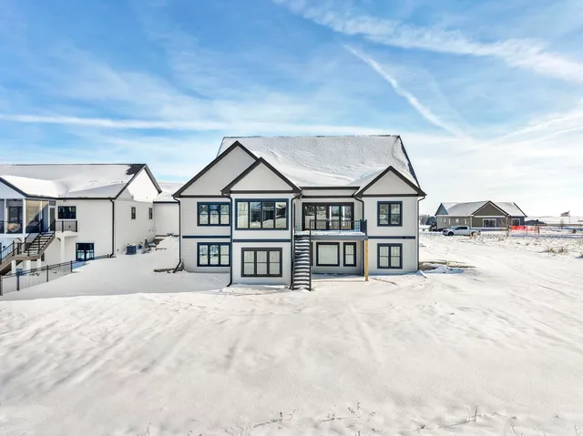 $799,900 | 850 Capitol Drive, Dane, WI 53529