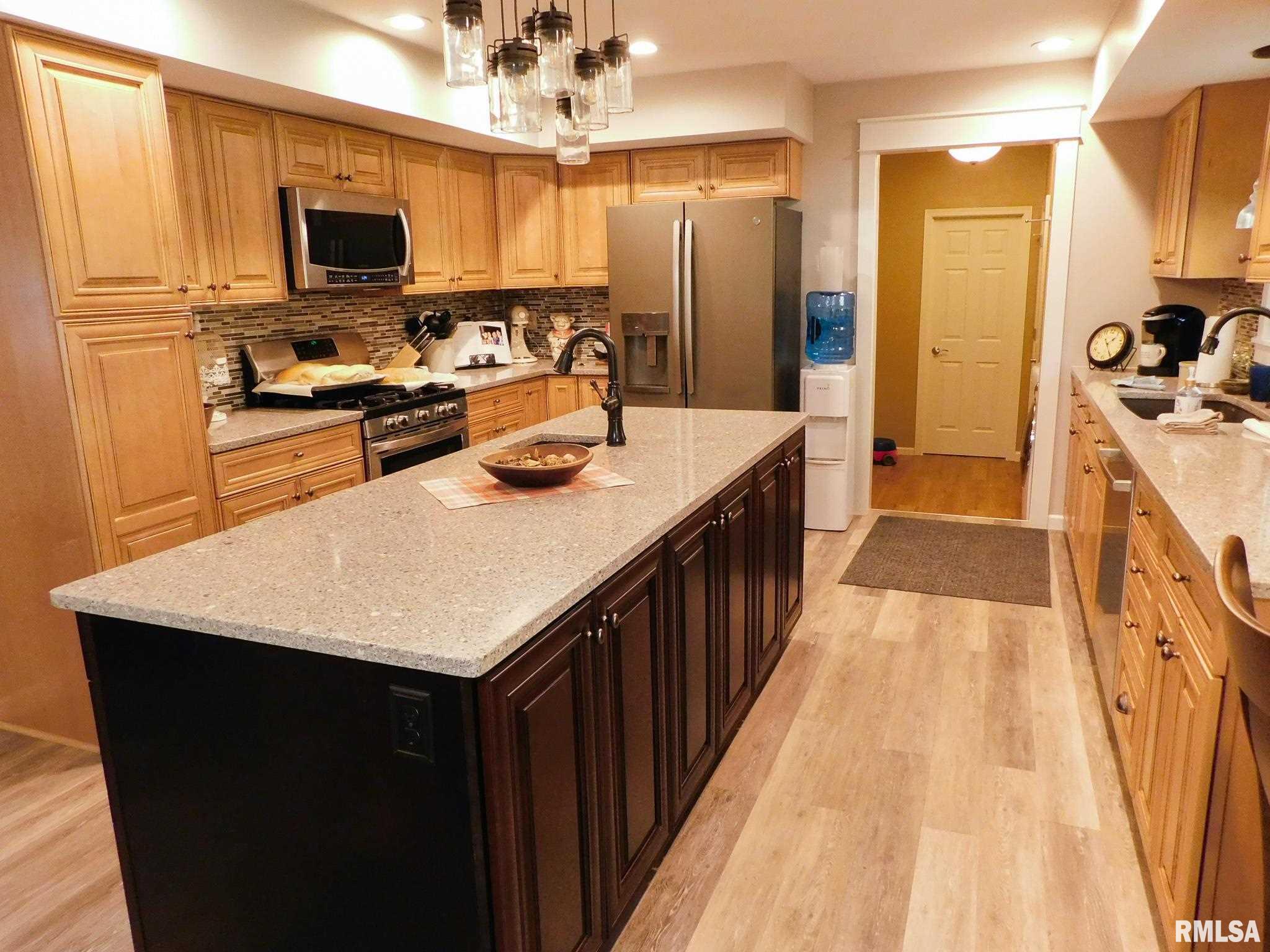 25728 Eastpoint Road Tremont, IL 61568 - Photo 5 of 50