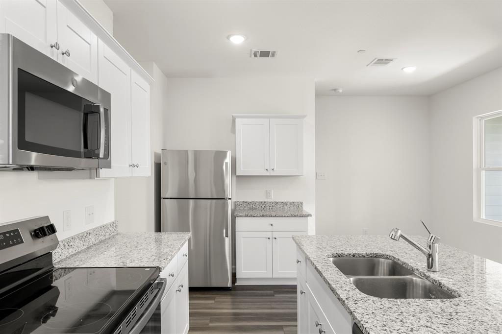1500 Lake Alpine Trail Anna, TX 75409 - Photo 21 of 40 10. 1500 Lake Alpine - Kitchen (4)