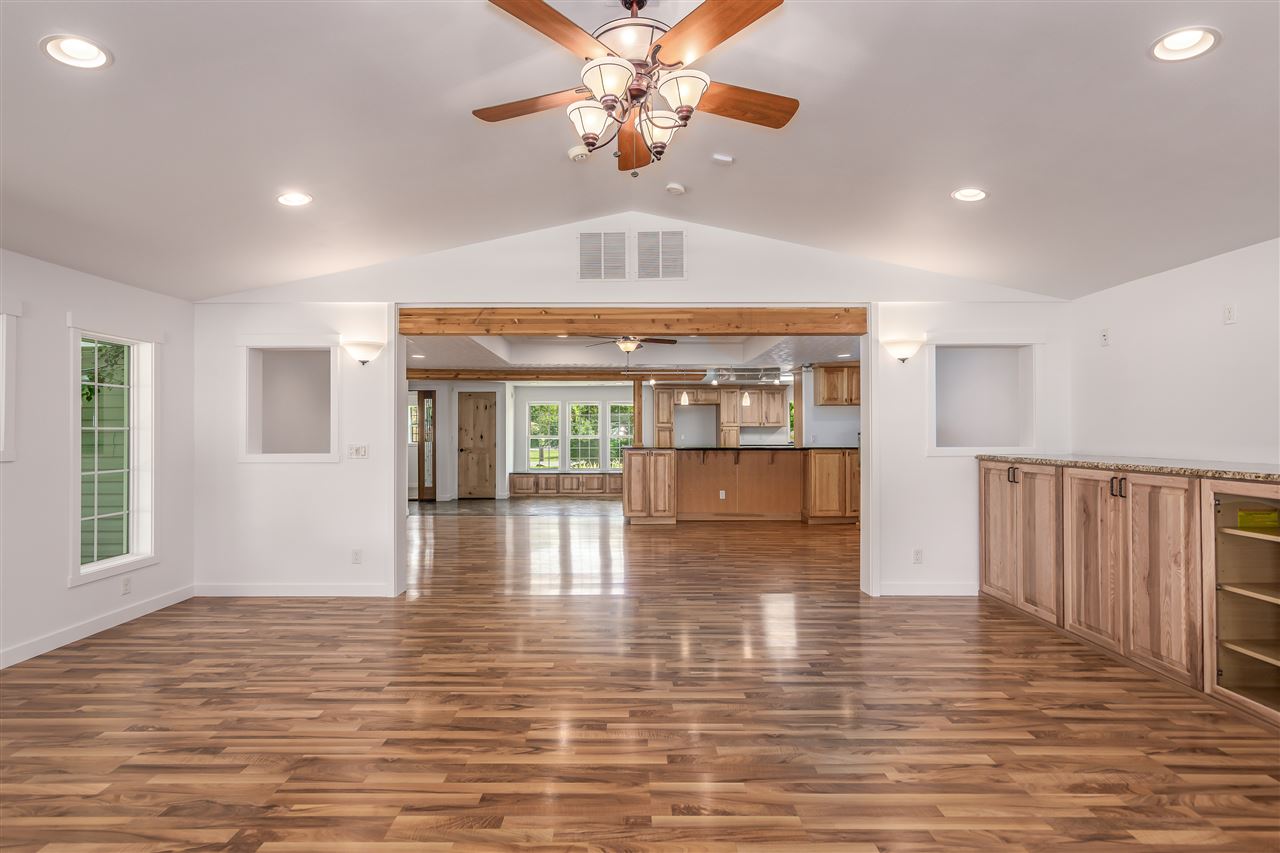 911 North Bates Road Spokane Valley, WA 99206 - Photo 4 of 20 Gallery Image 4