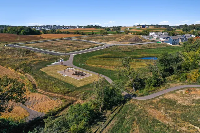 $675,000 | 1737 Oak Creek Pass, Chaska, MN 55318