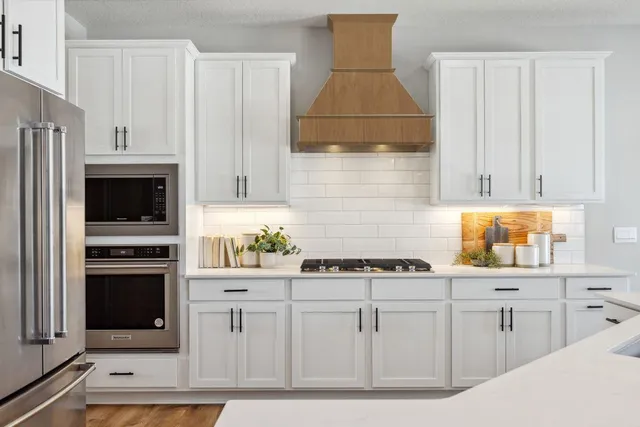 $675,000 | 1737 Oak Creek Pass, Chaska, MN 55318