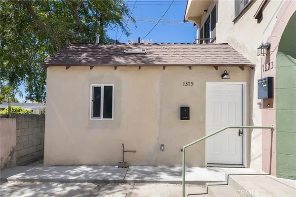 $2,595 | 1375 North Mentor Avenue, Pasadena, CA 91104