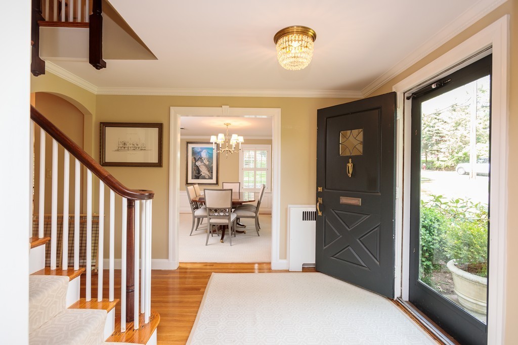 9 Thackeray Road Wellesley, MA 02481 - Photo 5 of 25