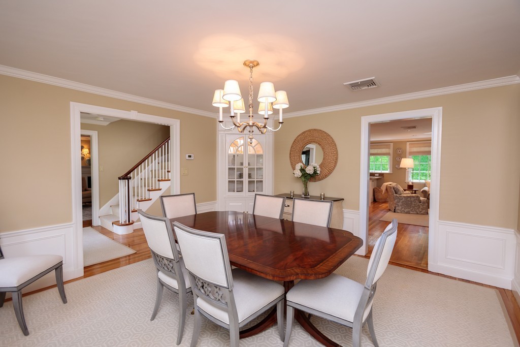 9 Thackeray Road Wellesley, MA 02481 - Photo 6 of 25