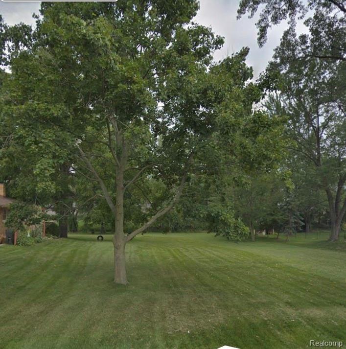 140 Kalhaven Road Rochester Hills, MI 48307 - Photo 1 of 2