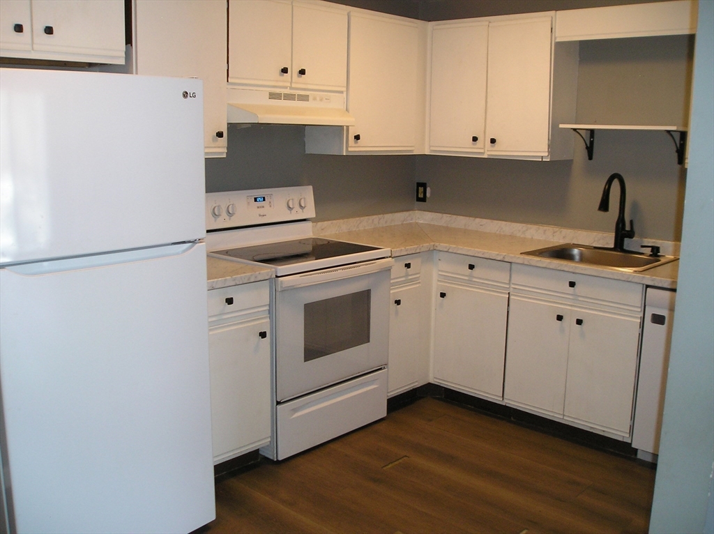 1575 Braley Road, Unit 28 New Bedford, MA 02745 - Photo 3 of 10