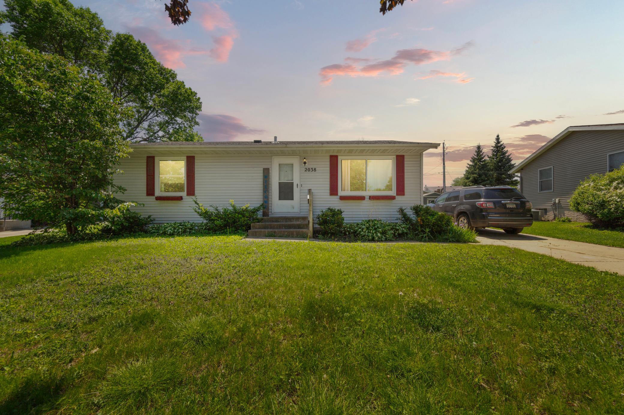 2038 44th Street Northwest Rochester, MN 55901 - Photo 2 of 28