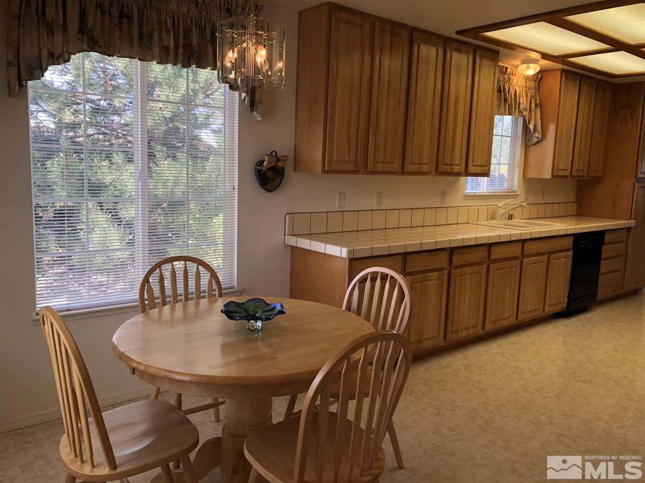 995 Rook Way Sparks, NV 89441 - Photo 6 of 25 Photo 6