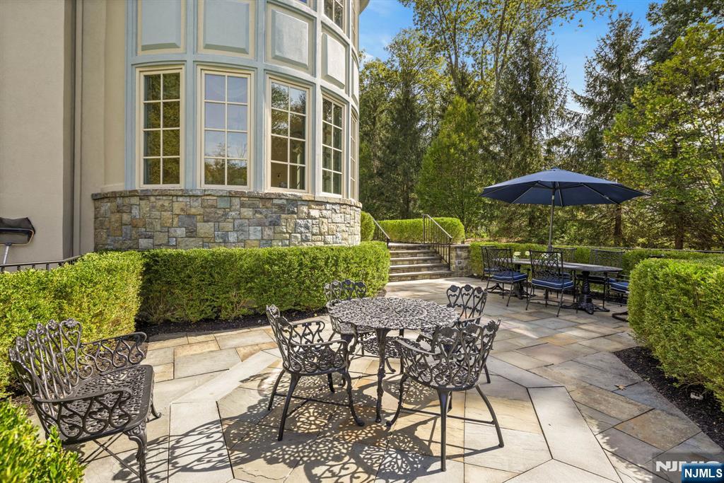 23 Hunter Ridge Woodcliff Lake, NJ 07677 - Photo 43 of 49