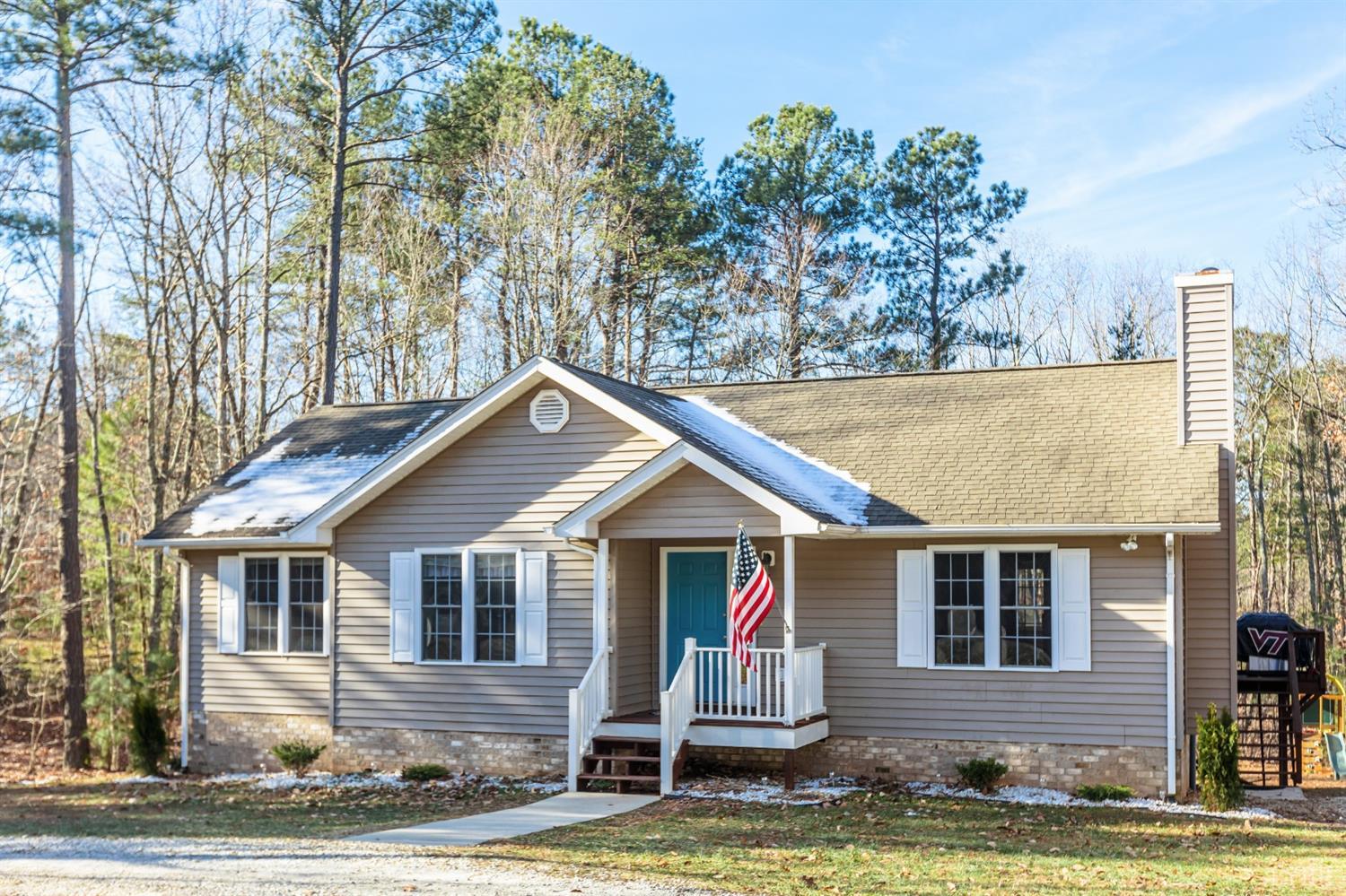 283 Crosstie Road Appomattox, VA 24522 - Photo 1 of 39 Gallery Image 1