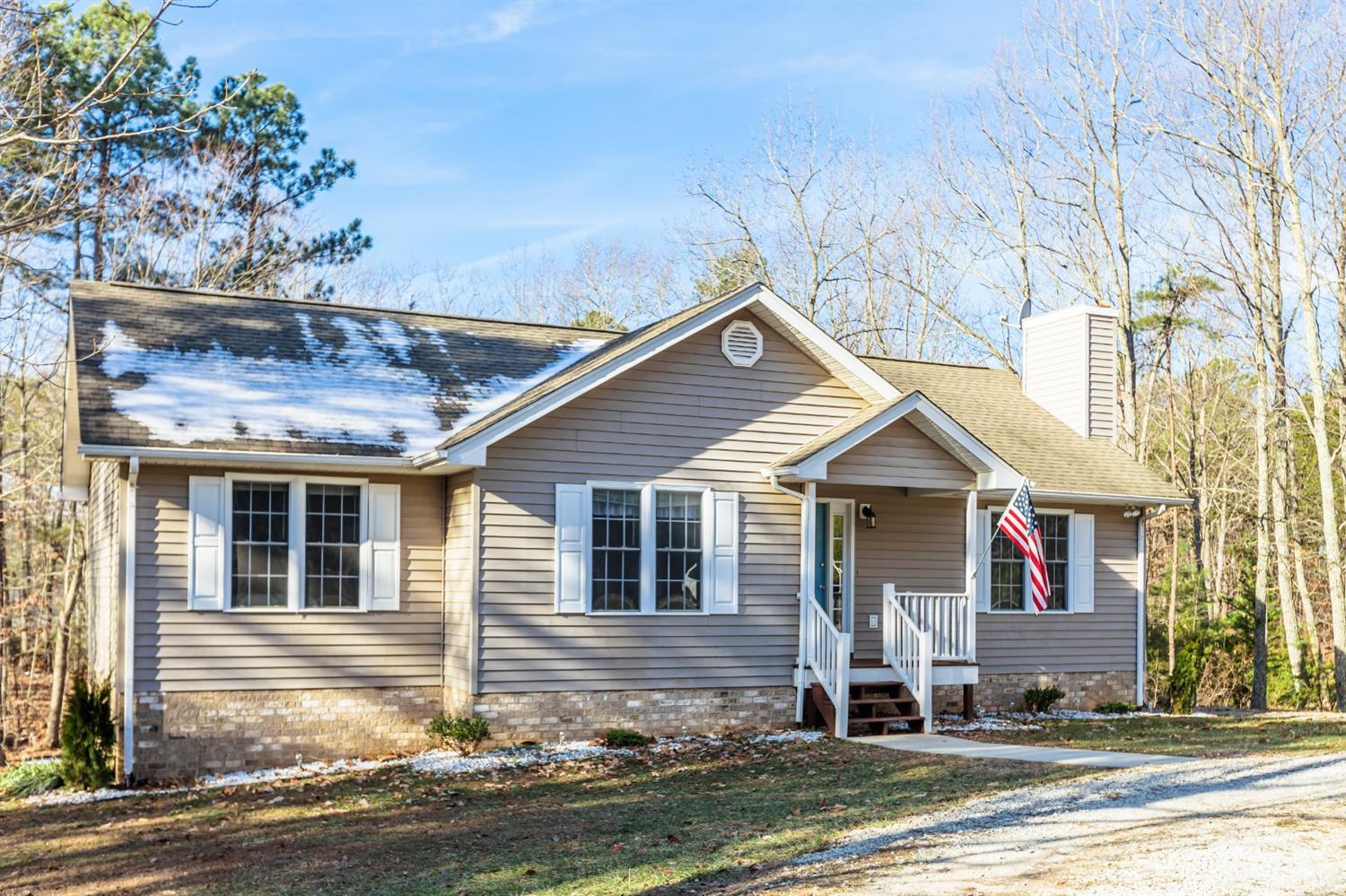 283 Crosstie Road Appomattox, VA 24522 - Photo 3 of 39 Gallery Image 3