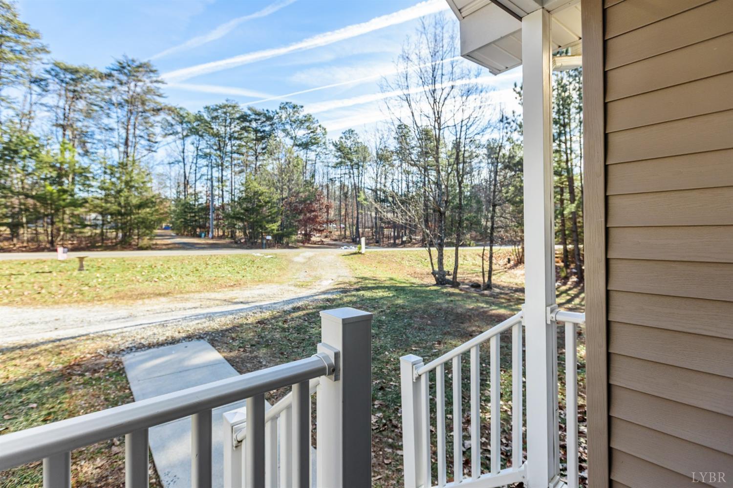 283 Crosstie Road Appomattox, VA 24522 - Photo 6 of 39 Gallery Image 6
