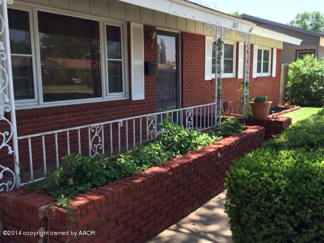 5013 Leigh Avenue Amarillo, TX 79110 - Photo 2 of 18 Front Porch