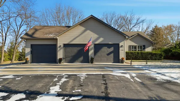 $285,000 | 2006 Ave D, Sterling, IL 61081