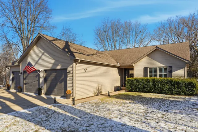 $295,000 | 2006 Ave D, Sterling, IL 61081