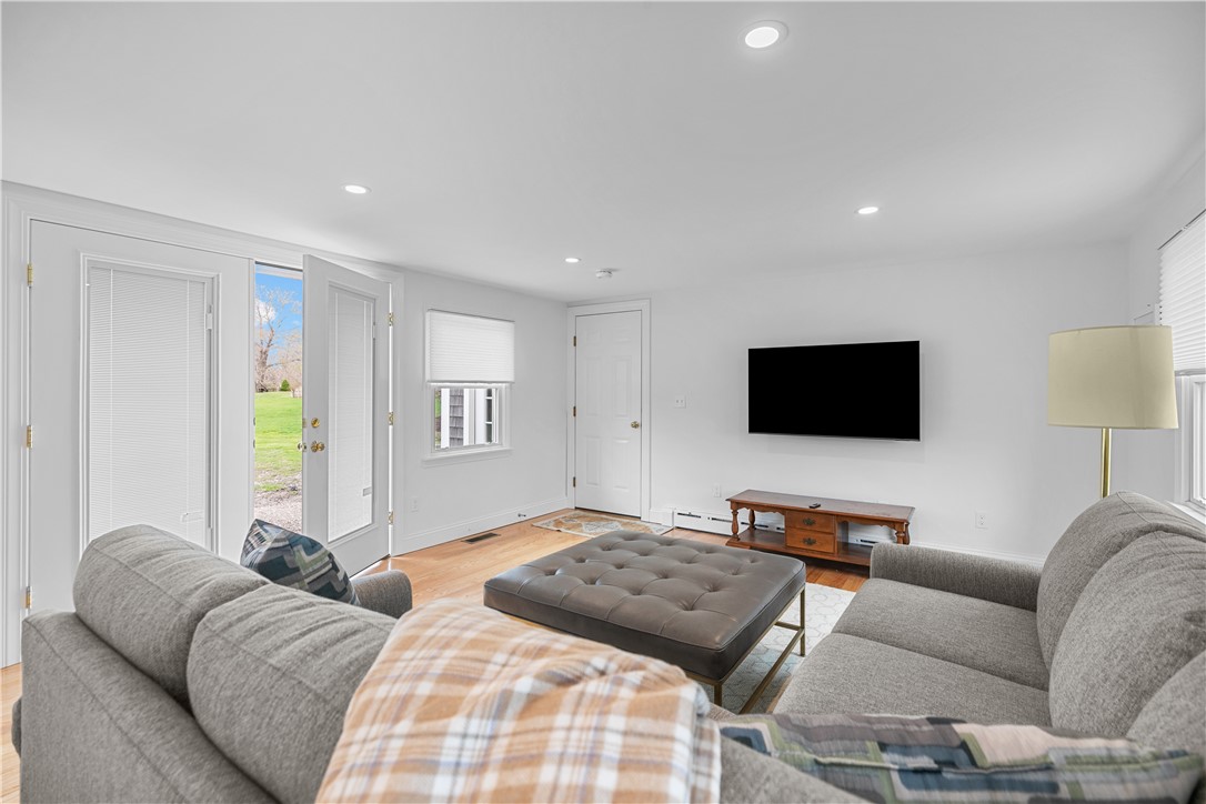 155 Taylor Road Portsmouth, RI 02871 - Photo 14 of 27