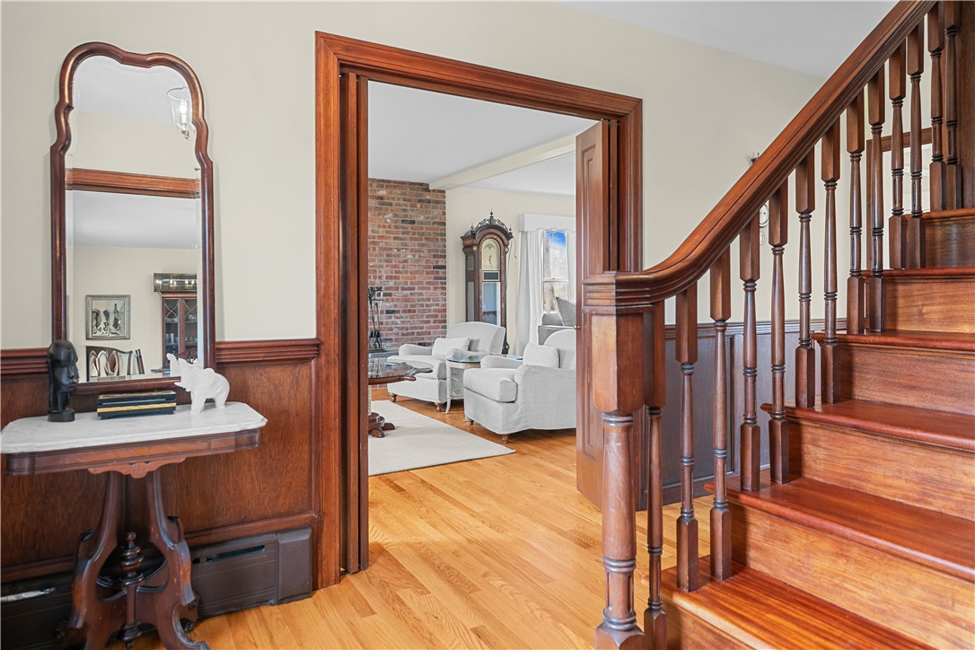 155 Taylor Road Portsmouth, RI 02871 - Photo 3 of 27